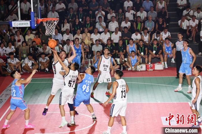 四川第二届“村BA”总决赛在梁景村篮球公园打响