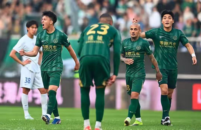 王钰栋赛后态度引发争议 俱乐部培训缺失引反思