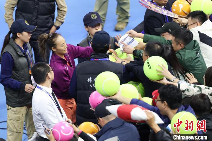 郑钦文效应推动中网热潮：票房创纪录、观众激