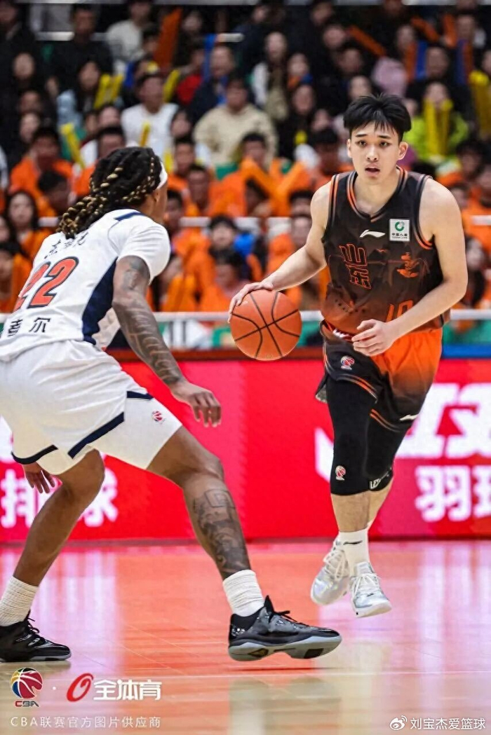 山东男篮逆转广东冲击前四 魔鬼赛程考验团队韧