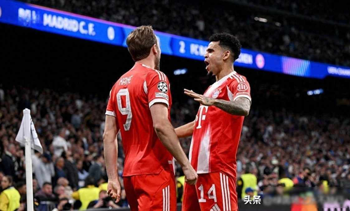 诺伊尔九次扑救助拜仁险胜 阿森纳拉亚神勇救主